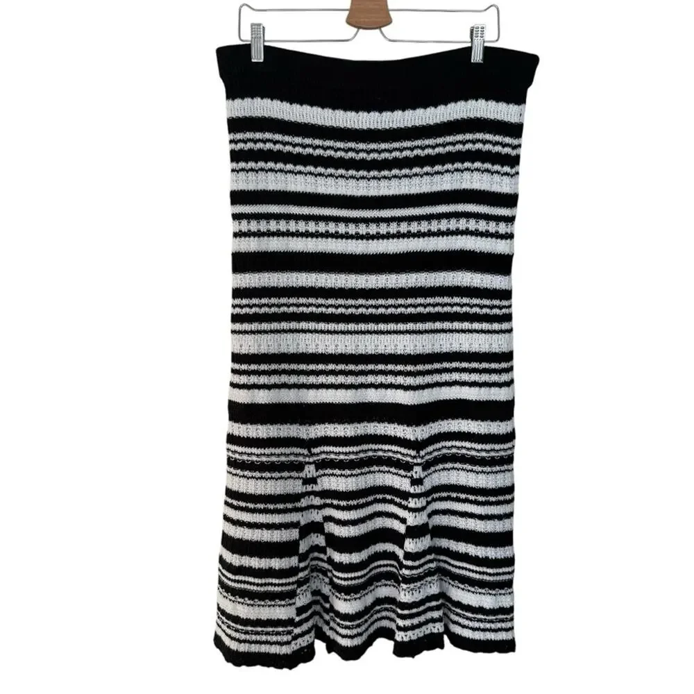 Scoop Black And White Crochet Knit Midi Skirt Size XL 16 - 18